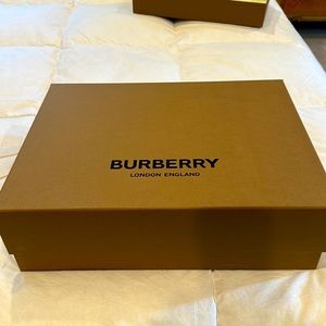 Burberry gift box. Coffee color.
